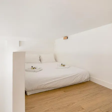 Disponible - - Equipped Duplex - From 1 To 6 Guests Paris