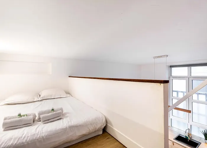 Disponible - - Equipped Souplex - Mezzanine Bedrooms - From 1 To 6 Guests - Departure Up To 11am - Entrance From 4 Pm アパート パリ