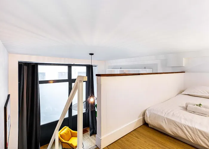 Disponible - - Equipped Souplex - Mezzanine Bedrooms - From 1 To 6 Guests - Departure Up To 11am - Entrance From 4 Pm